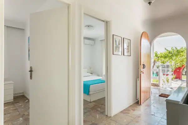 Είσοδος στη Villa Fofo